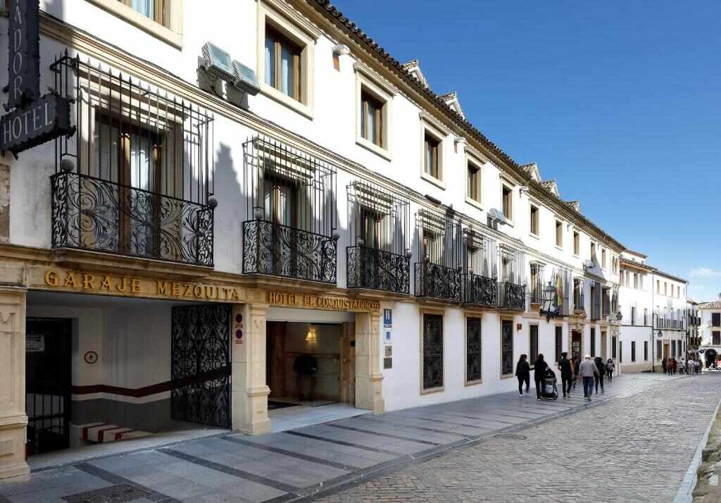 Facade of Eurostars Conquistador on a Córdoba street